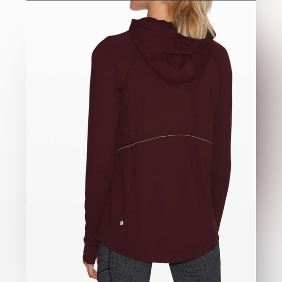 Lululemon Warm Stabilizer 1/2 Zip HoodieGarnet. Size 4 - Picture 3 of 16